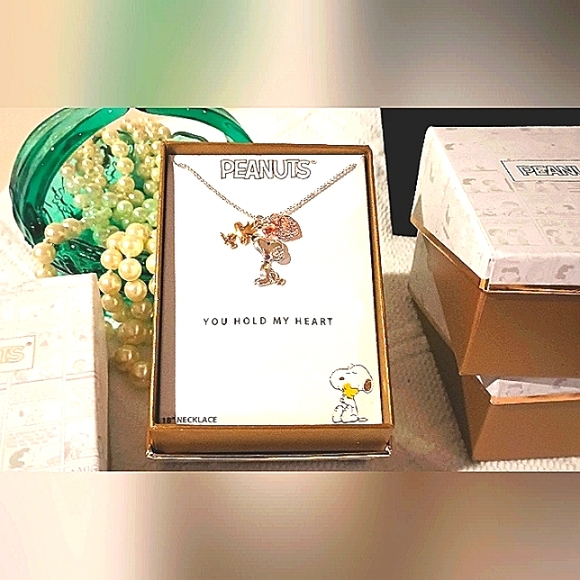 NEW Peanuts Tri-Tone Crystal Snoopy, Woodstock & Heart Charm Pendant Necklace - Picture 6 of 16